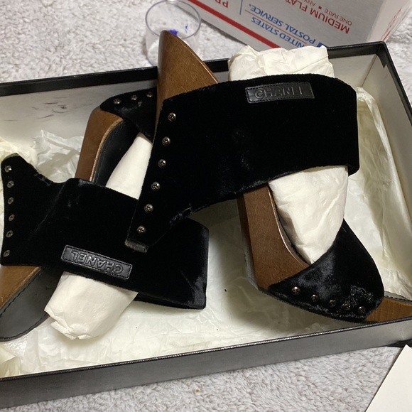 Chanel - Picture 9 of 9